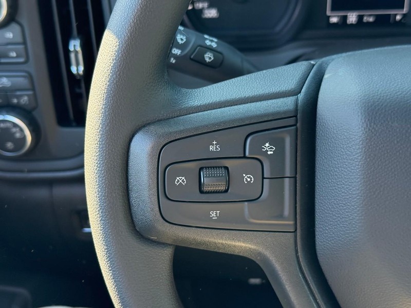 Chevrolet Silverado 1500 Vehicle Full-screen Gallery Image 5