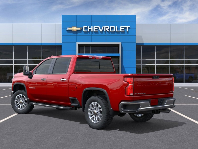 Chevrolet Silverado 2500HD Vehicle Full-screen Gallery Image 3