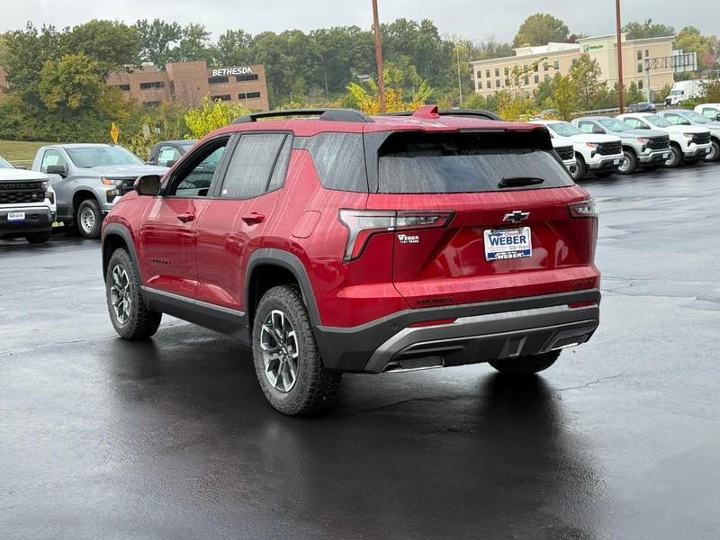 Chevrolet Equinox Vehicle Full-screen Gallery Image 3