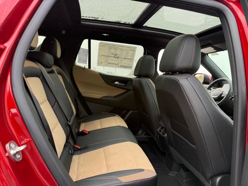 Chevrolet Equinox Vehicle Full-screen Gallery Image 5