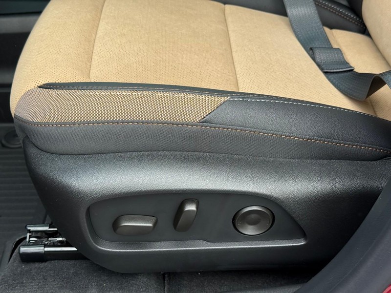 Chevrolet Equinox Vehicle Full-screen Gallery Image 13