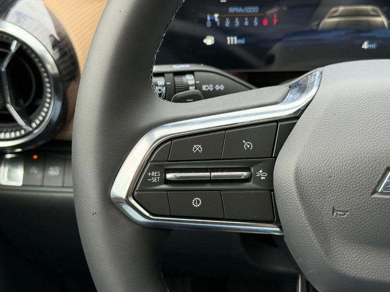 Chevrolet Equinox Vehicle Full-screen Gallery Image 14