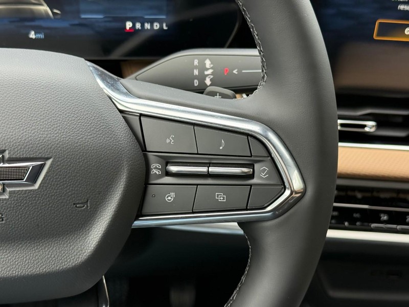 Chevrolet Equinox Vehicle Full-screen Gallery Image 15