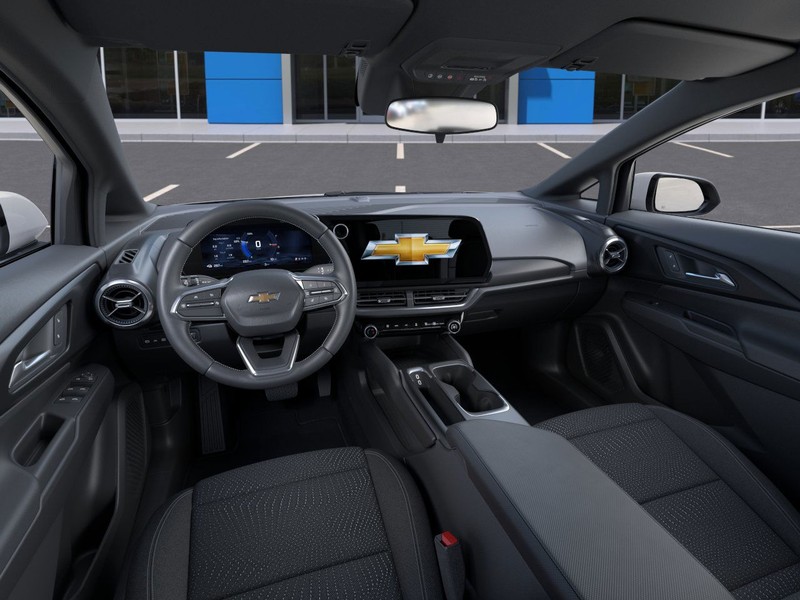 Chevrolet Equinox EV Vehicle Full-screen Gallery Image 15