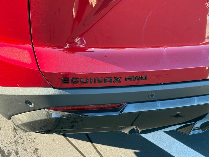 Chevrolet Equinox Vehicle Full-screen Gallery Image 5