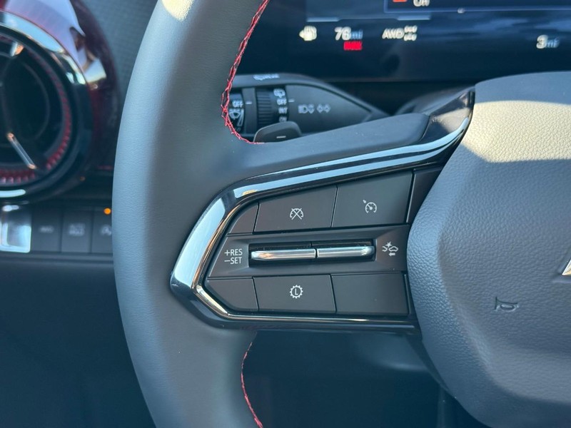 Chevrolet Equinox Vehicle Full-screen Gallery Image 12