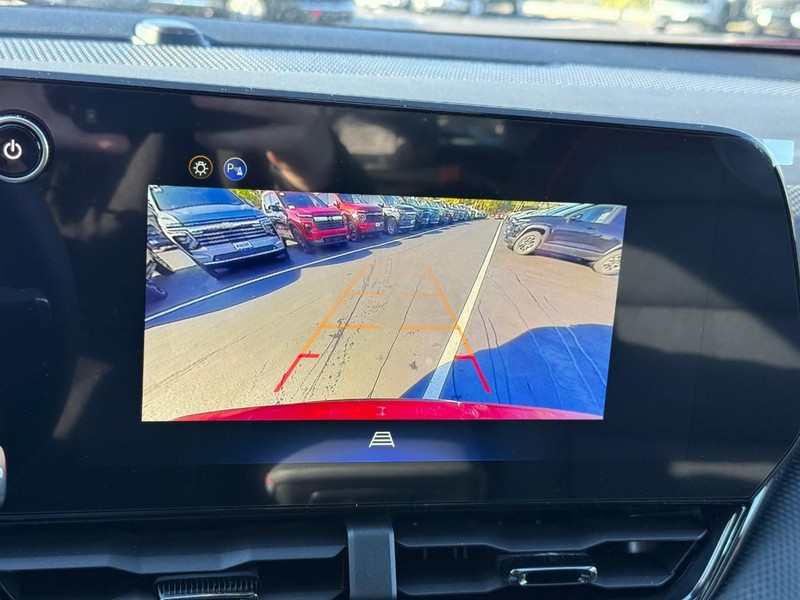 Chevrolet Equinox Vehicle Full-screen Gallery Image 15