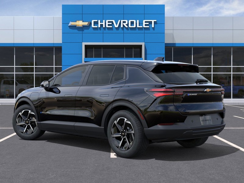 Chevrolet Equinox EV Vehicle Full-screen Gallery Image 3