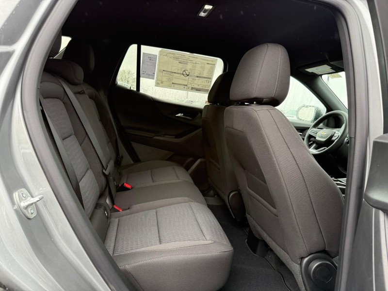 Chevrolet Equinox Vehicle Full-screen Gallery Image 5