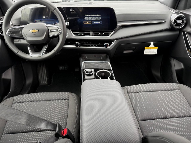 Chevrolet Equinox Vehicle Full-screen Gallery Image 6