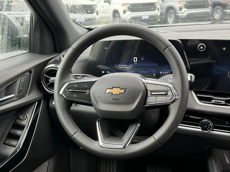 Chevrolet Equinox Vehicle Full-screen Gallery Image 7