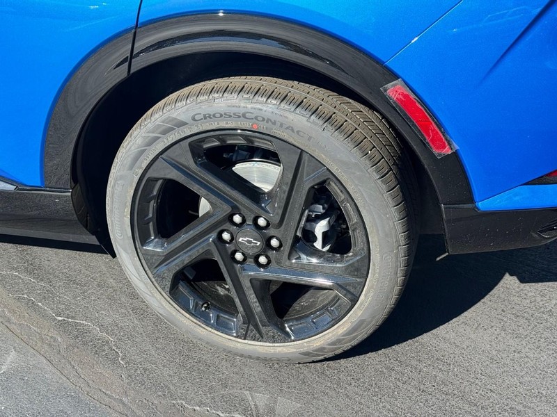 Chevrolet Equinox EV Vehicle Full-screen Gallery Image 4