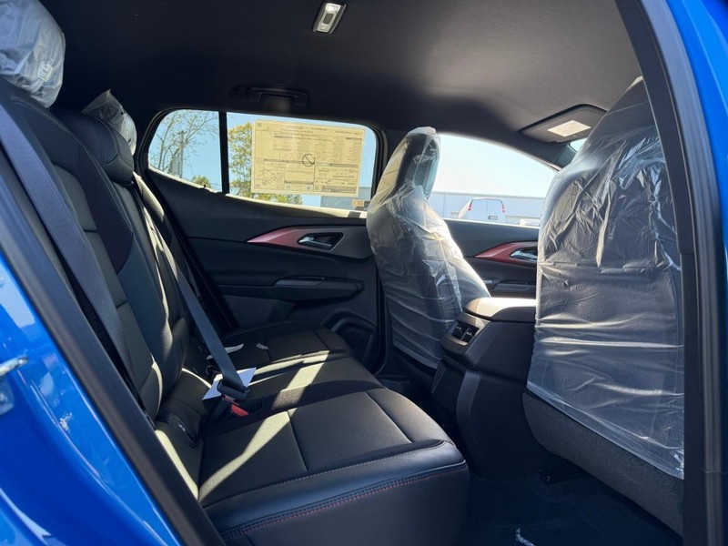 Chevrolet Equinox EV Vehicle Full-screen Gallery Image 6