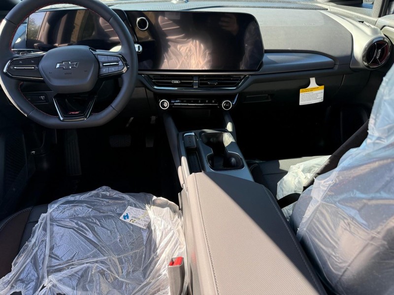 Chevrolet Equinox EV Vehicle Full-screen Gallery Image 7