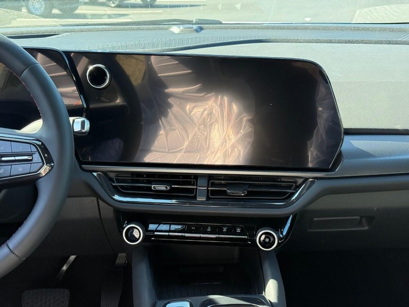 Chevrolet Equinox EV Vehicle Full-screen Gallery Image 9