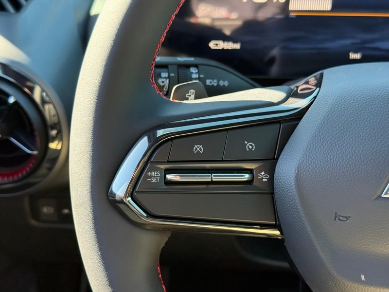 Chevrolet Equinox EV Vehicle Full-screen Gallery Image 12