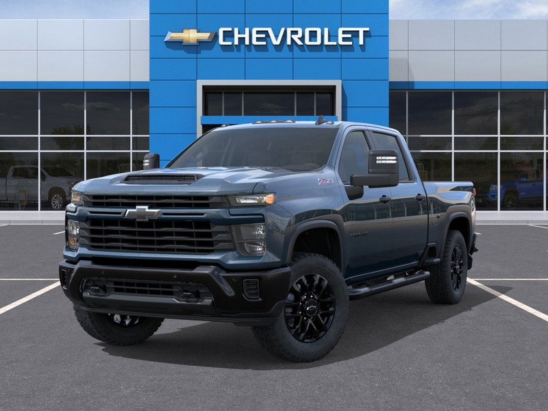 Chevrolet Silverado 2500HD Vehicle Full-screen Gallery Image 6