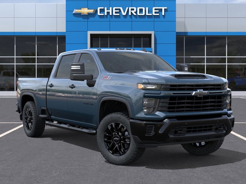 Chevrolet Silverado 2500HD Vehicle Full-screen Gallery Image 7