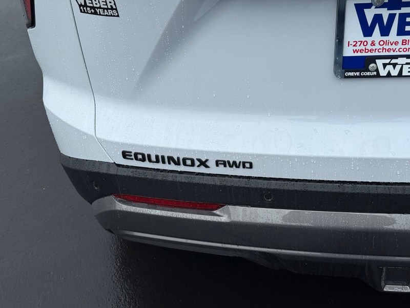 Chevrolet Equinox Vehicle Full-screen Gallery Image 5