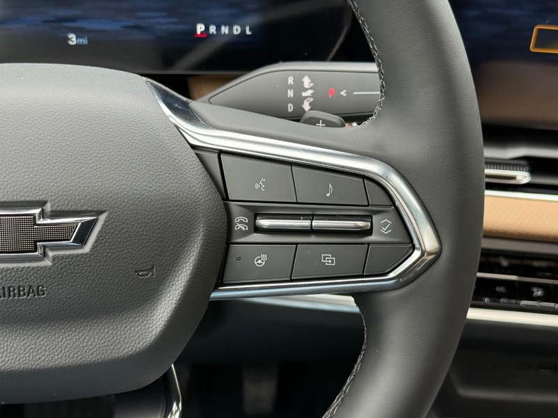 Chevrolet Equinox Vehicle Full-screen Gallery Image 17