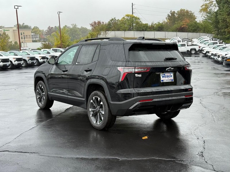 Chevrolet Equinox Vehicle Full-screen Gallery Image 3