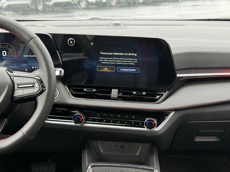 Chevrolet Equinox Vehicle Full-screen Gallery Image 9