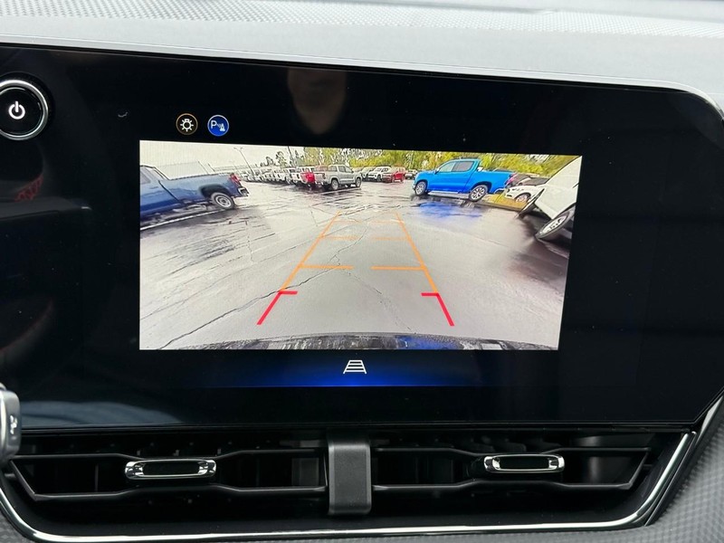 Chevrolet Equinox Vehicle Full-screen Gallery Image 16