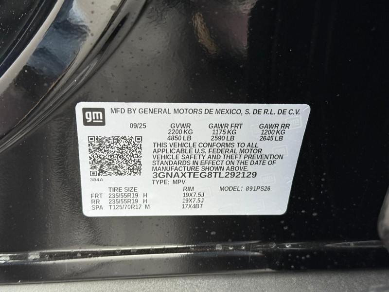 Chevrolet Equinox Vehicle Full-screen Gallery Image 17