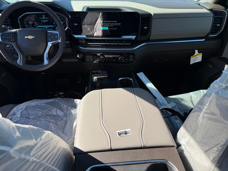 Chevrolet Silverado 1500 Vehicle Full-screen Gallery Image 6