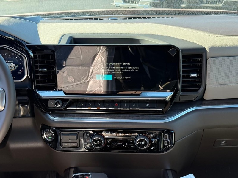 Chevrolet Silverado 1500 Vehicle Full-screen Gallery Image 8