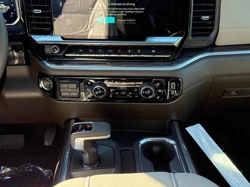 Chevrolet Silverado 1500 Vehicle Full-screen Gallery Image 9