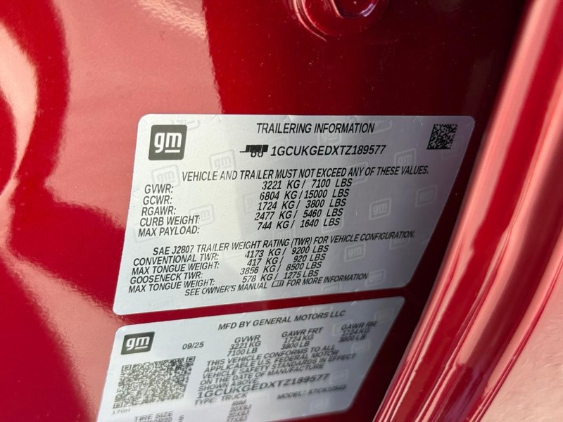 Chevrolet Silverado 1500 Vehicle Full-screen Gallery Image 17