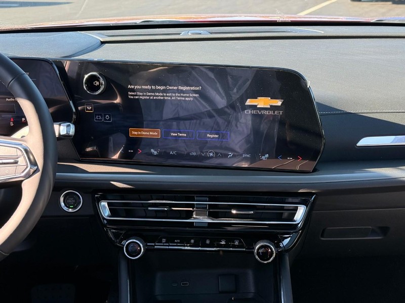Chevrolet Traverse Vehicle Full-screen Gallery Image 9
