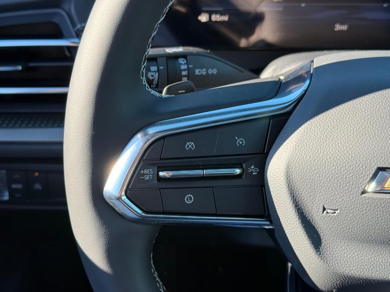 Chevrolet Traverse Vehicle Full-screen Gallery Image 12