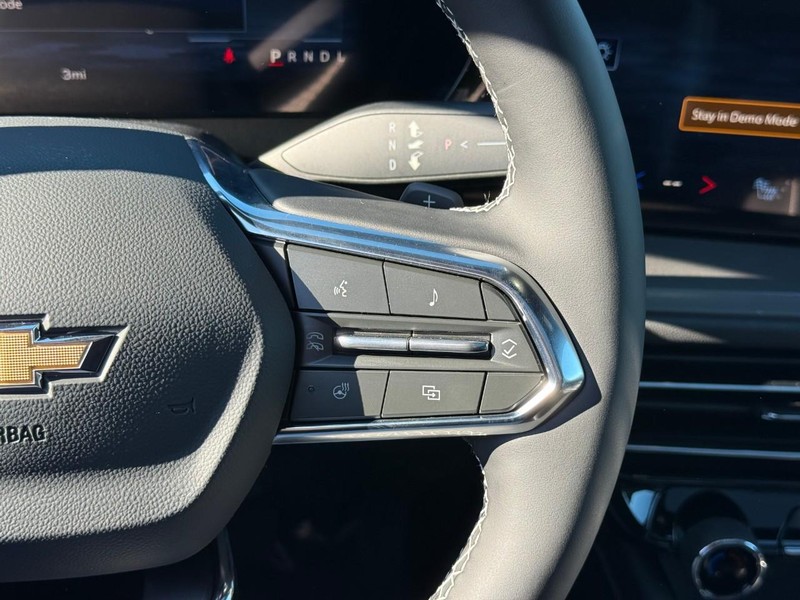 Chevrolet Traverse Vehicle Full-screen Gallery Image 13