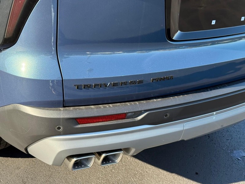 Chevrolet Traverse Vehicle Full-screen Gallery Image 5