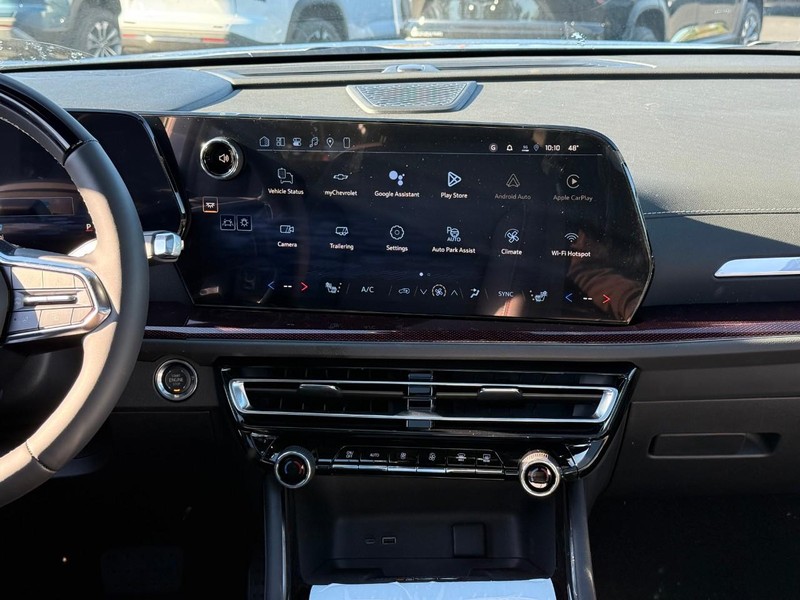 Chevrolet Traverse Vehicle Full-screen Gallery Image 9