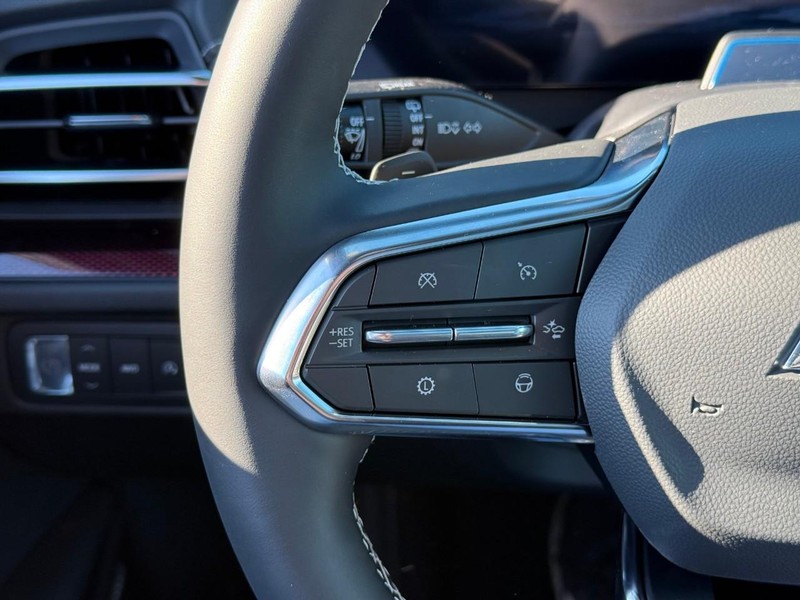 Chevrolet Traverse Vehicle Full-screen Gallery Image 14