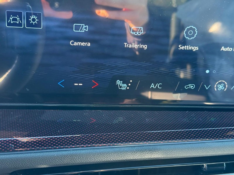 Chevrolet Traverse Vehicle Full-screen Gallery Image 16