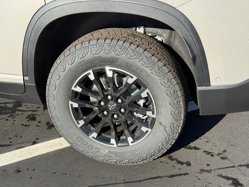 Chevrolet Traverse Vehicle Full-screen Gallery Image 4