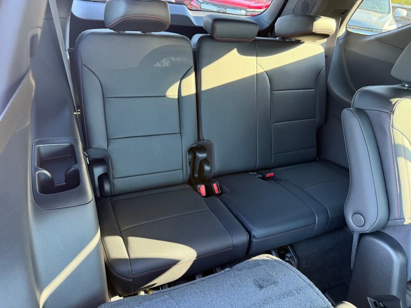 Chevrolet Traverse Vehicle Full-screen Gallery Image 7