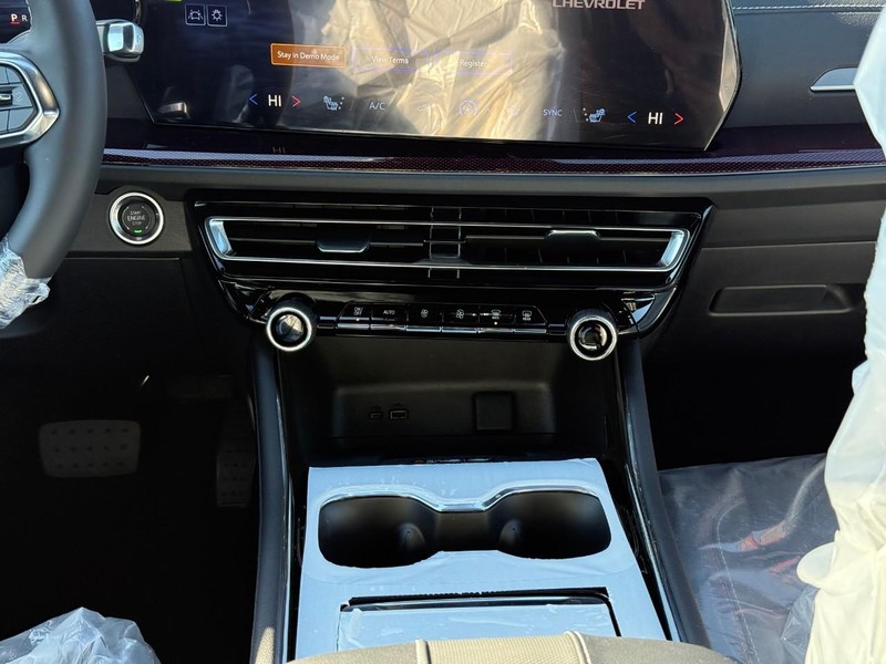 Chevrolet Traverse Vehicle Full-screen Gallery Image 11