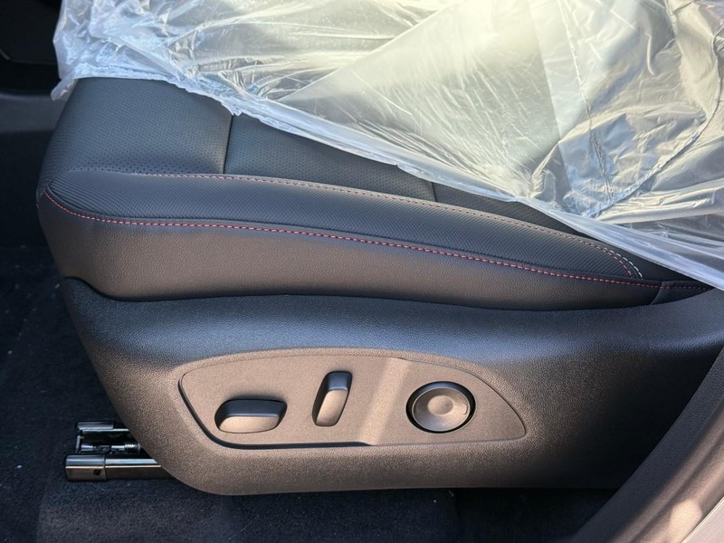 Chevrolet Traverse Vehicle Full-screen Gallery Image 13