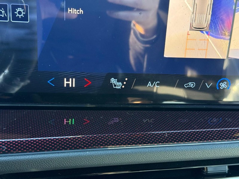 Chevrolet Traverse Vehicle Full-screen Gallery Image 16