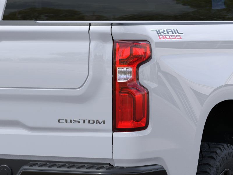 Chevrolet Silverado 1500 Vehicle Full-screen Gallery Image 11