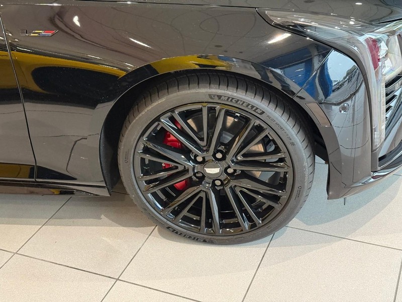 Cadillac CT5-V Vehicle Full-screen Gallery Image 5