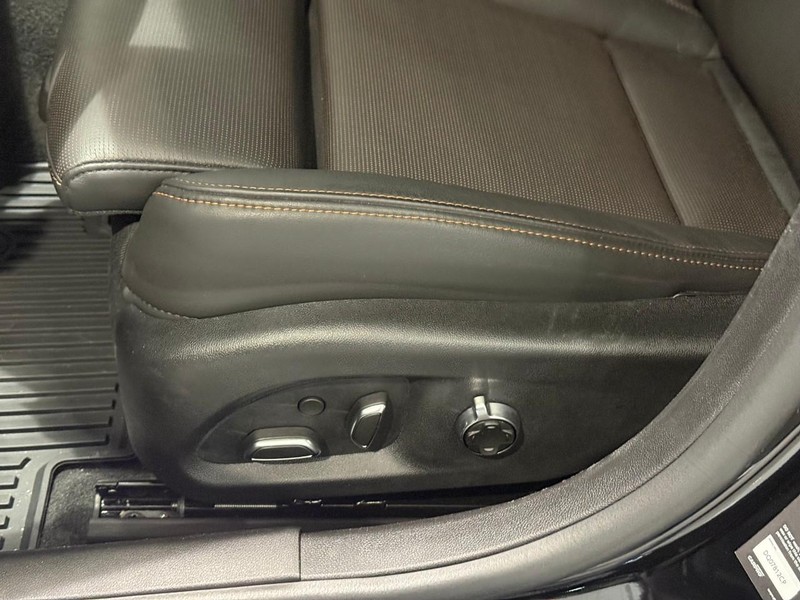 Cadillac CT5-V Vehicle Full-screen Gallery Image 10