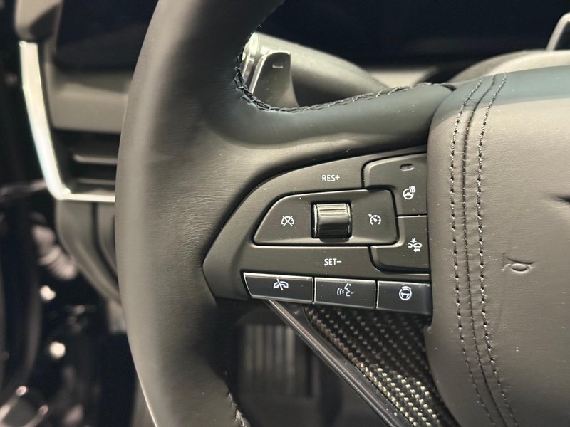 Cadillac CT5-V Vehicle Full-screen Gallery Image 11