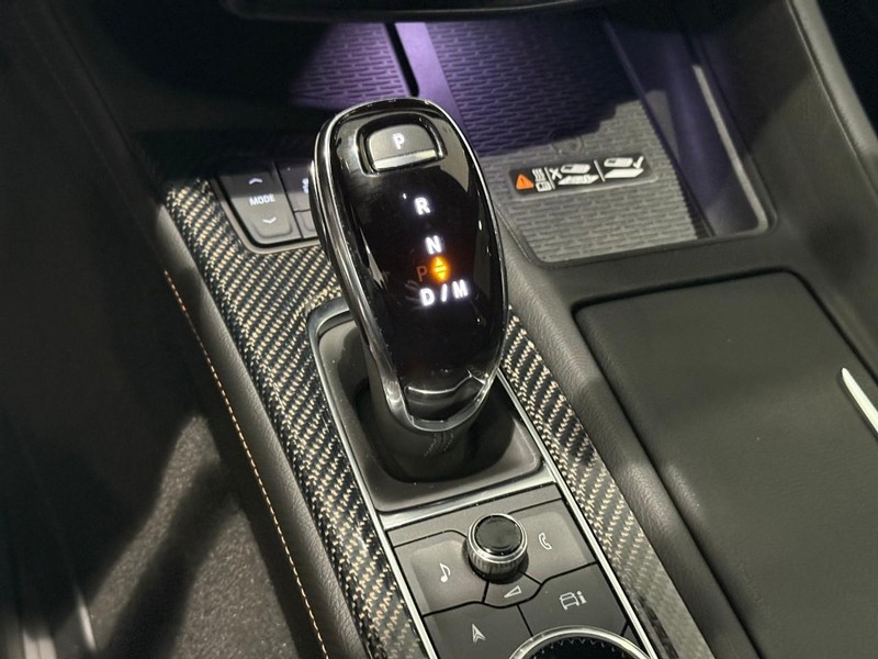 Cadillac CT5-V Vehicle Full-screen Gallery Image 13