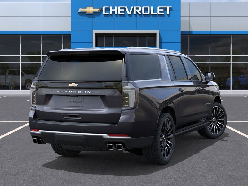Chevrolet Suburban Vehicle Full-screen Gallery Image 4